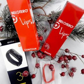 Выйграй фитнес-часы XIAOMI MI3 со сменным браслетом красного цвета!